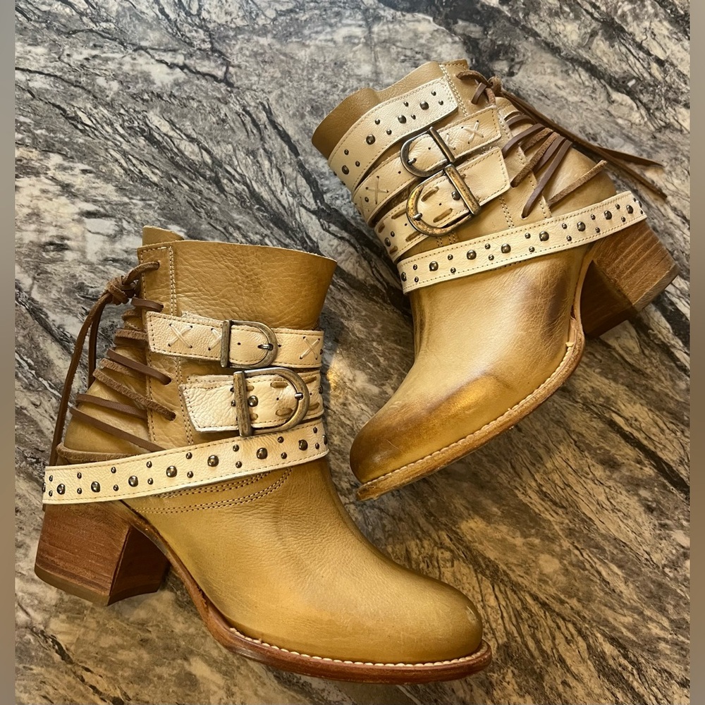 Freebird caspian boots size 8